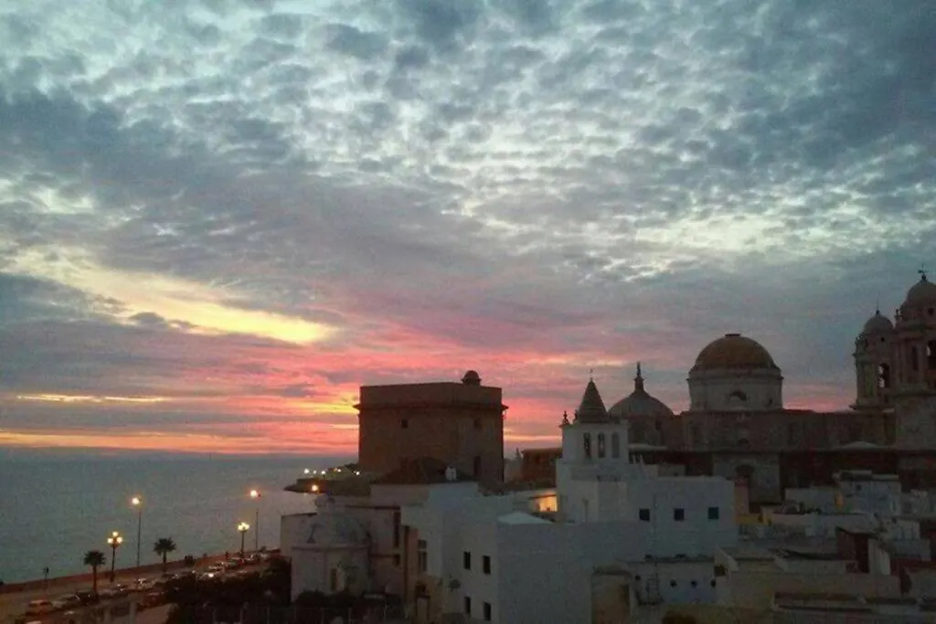 *****Impressive Views Attic Apartment Cadiz