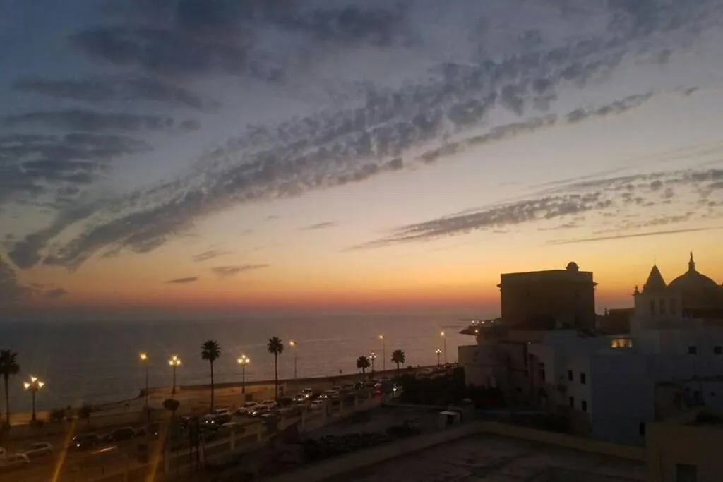 *****Impressive Views Attic Apartment Cadiz